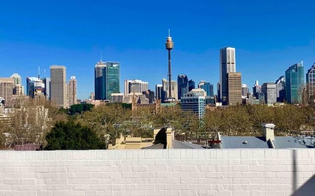 Studio Flat with Shared Rooftop Terrace