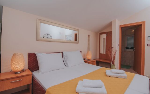 Pool Apartments Tolo