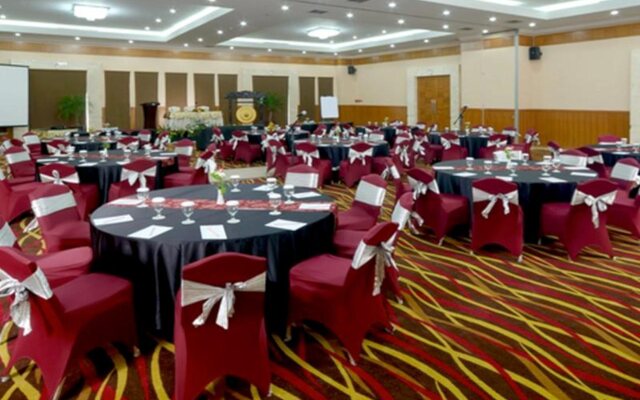 Grand Cempaka Business Hotel