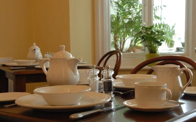 Breakers Bed & Breakfast