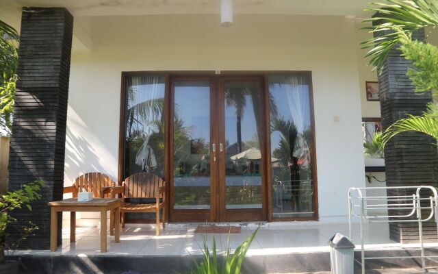Palm Trees Villas