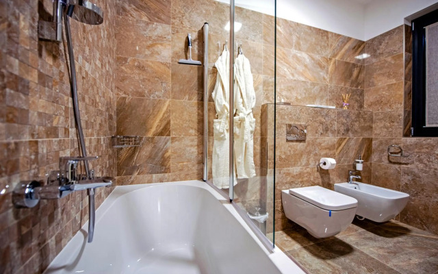 Sunset Luxury Apartment