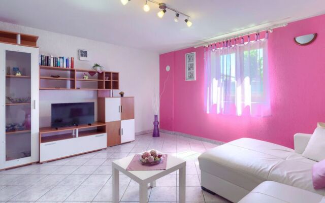 Holiday Home Nikolina (ROJ412)