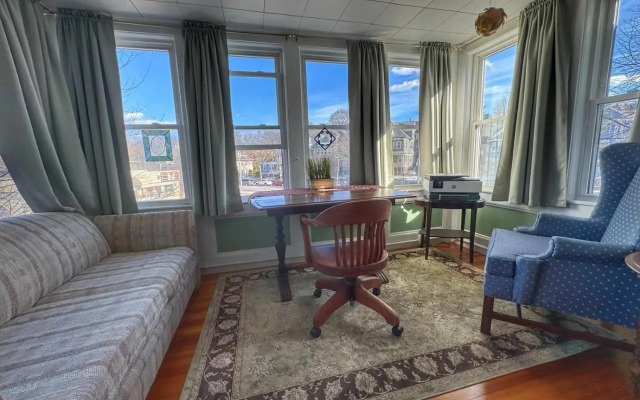 Victorian Condo