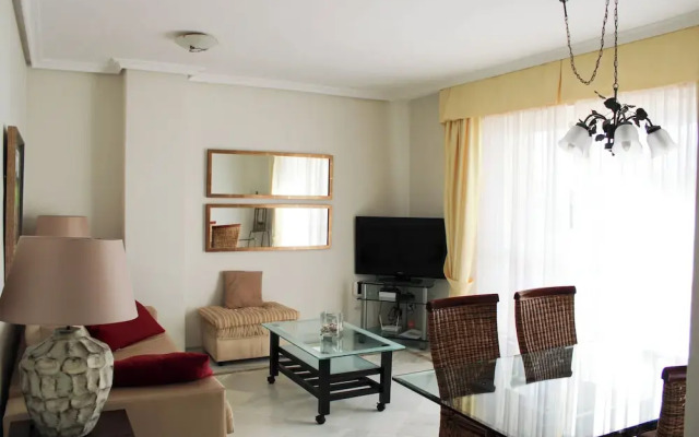 Apartment 10 Minutes Walk From Puerto Banús
