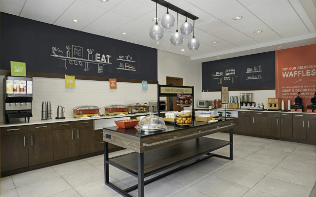 Hampton Inn By Hilton Cornwall