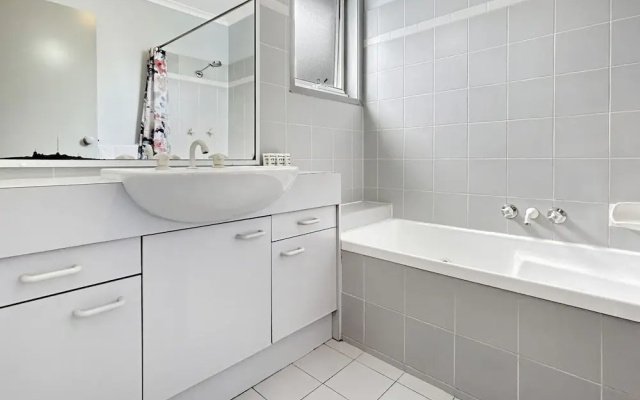 3-bed With Alfresco Dining & Pool in Batemans Bay