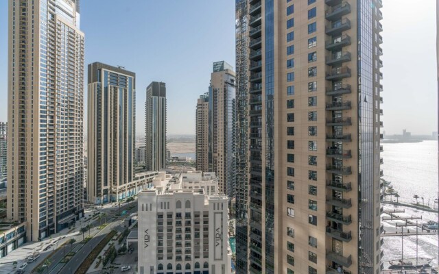 Lux BnB  Dubai Creek Harbour BLVD Views