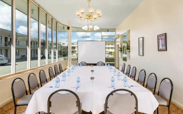 Central Motel & Apartments, Best Western Signature Collection