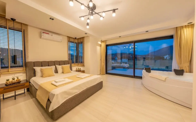 Luxury 4-bed Villa With Private Pool and Jacuzzi