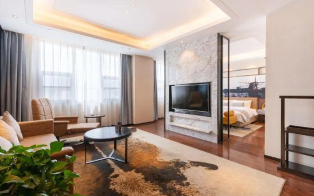 Huayang International Hotel