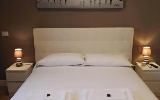 Tolli Rooms