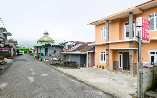 RedDoorz Syariah near Jalan Dieng 6