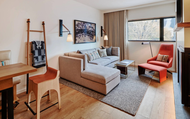 The Cloudveil, Autograph Collection