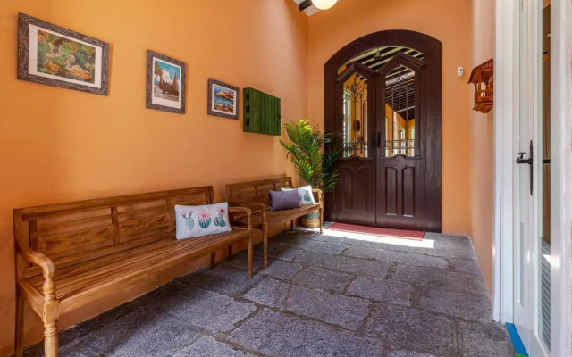 Casona Gildana: Historia, Patrimonio/E-working
