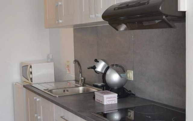 Modern and Cozy Apartment