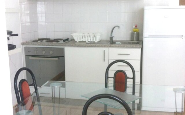 Apartment with 2 Bedrooms in Porto, with Wifi