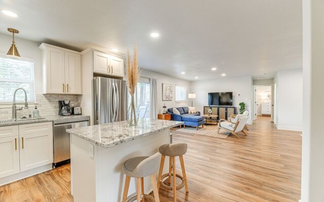 Delightful Grants Pass Home With Hot Tub!