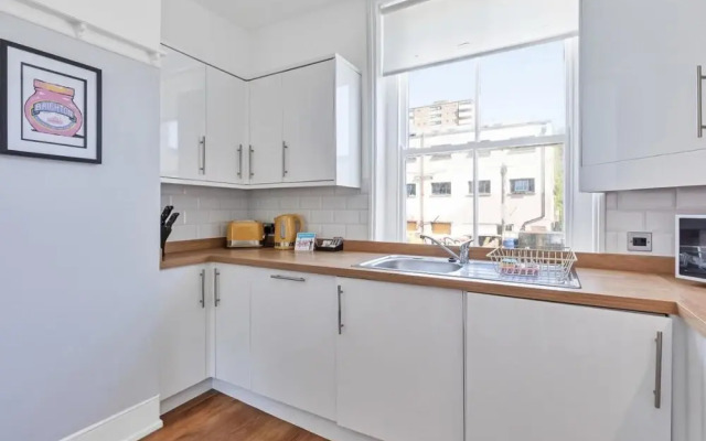Grand Studio View - Large City Centre Studio Apartment