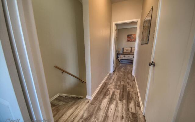 Seele Street River Retreat SS B11