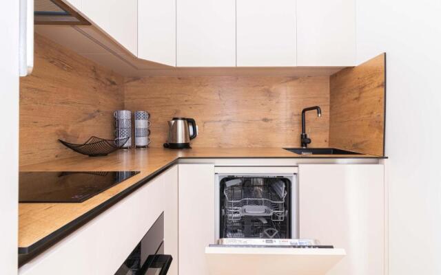 VineWood Apartment, By Cohost