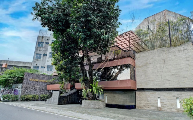 ZEN Rooms Terogong Near Pondok Indah