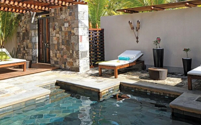 Sankhara Beachfront Villas