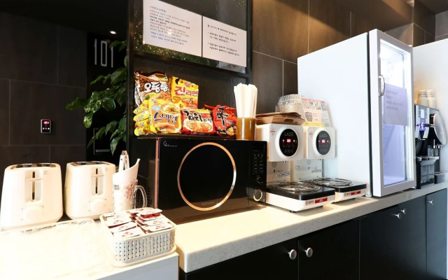 Daejeon Sintanjin Hotel Wol