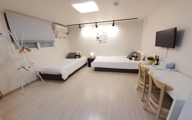 DK House