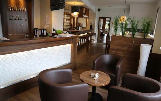 Ummen Hotel&Restaurant