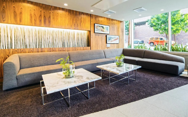 Ginosi Wilshire Apartel