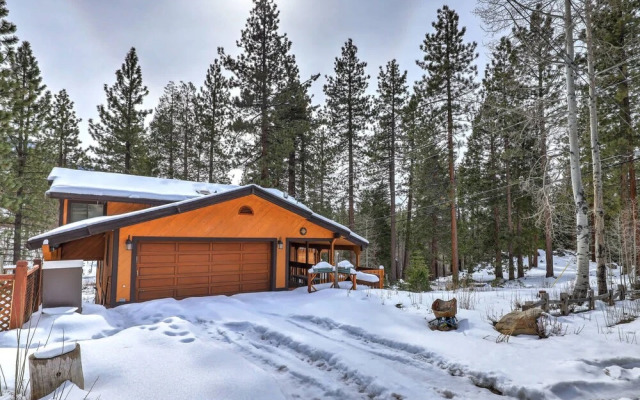 Tahoe Forest Chalet 3BR House w/ Mountain Views