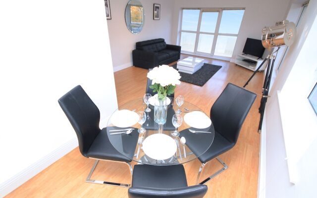 Sir John Rogersons Quay Apartment