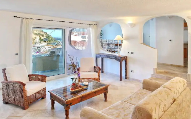 Residence Living Poltu Quatu