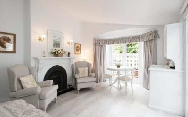 White Dove Cottage Bed and Breakfast