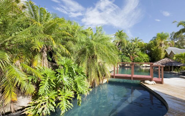 BreakFree Aanuka Beach Resort