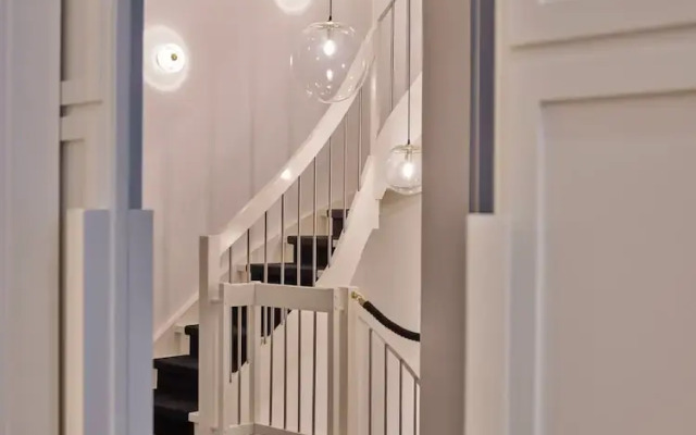 Townhouse by THE QVEST