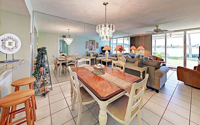 Bahia Vista 8-309 Two-bedroom Apartment