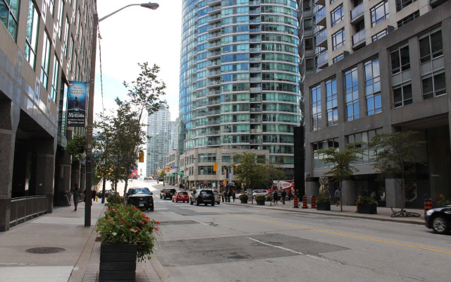 Park Suites Toronto Blue Jay Way (Element)