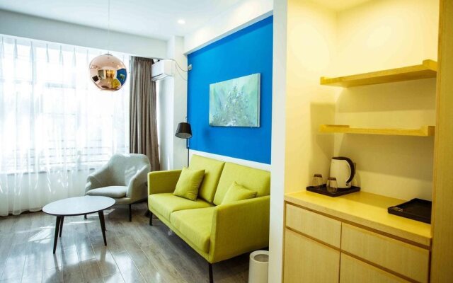 Yoghourt Hotel