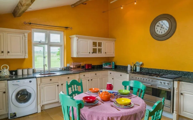 Idyllic Country Suite