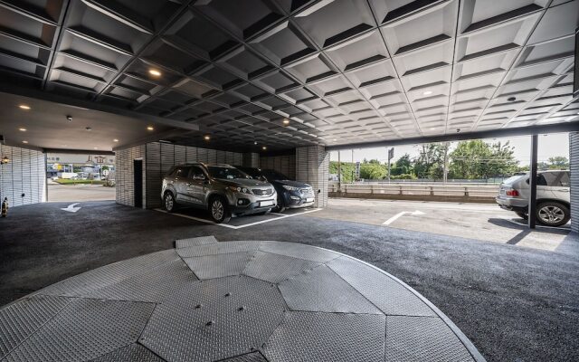 Goyang (Jugyo) Stay Bishop Hotel