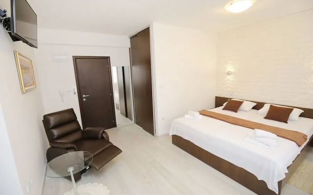 Deluxe Mkc Apartments