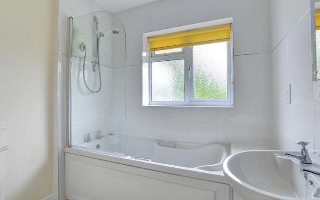 Holiday Home Crescent