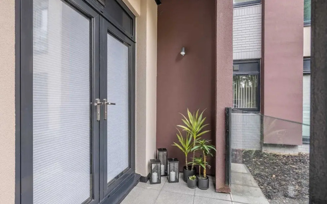 Modern 1 bed Apartment in Central Solihull