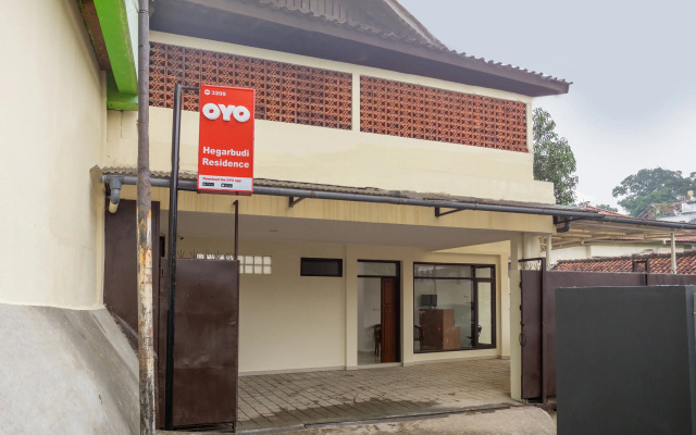 Super OYO 3209 Hegarbudhi Residence