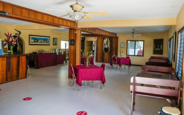 Drift Inn Cayo