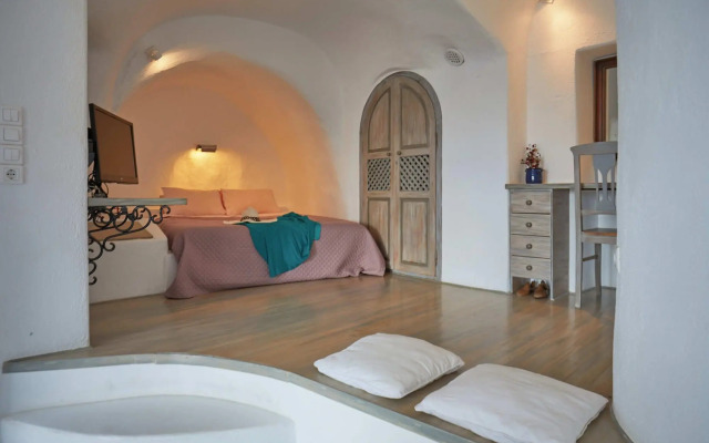 Lava Oia's