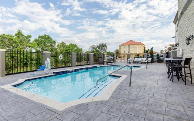 Holiday Inn Express Hotel & Suites Houston-Alvin by IHG