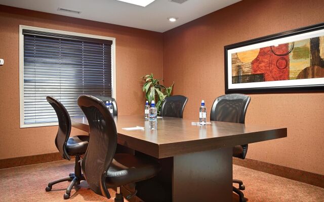 Best Western Wainwright Inn & Suites
